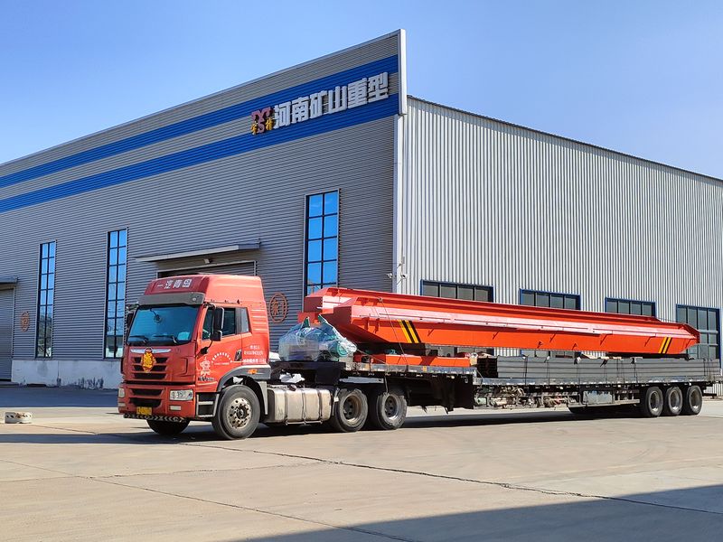 電動(dòng)單梁起重機(jī)，LD20t-26.8m，4臺(tái)，發(fā)往石家莊交付客戶使用。