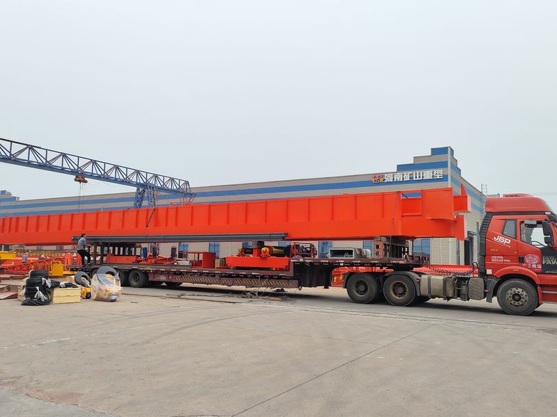 通用橋式起重機(jī) QDXX32/5t—27.7m 制作完成，發(fā)往陜西省銅川市交付客戶使用。